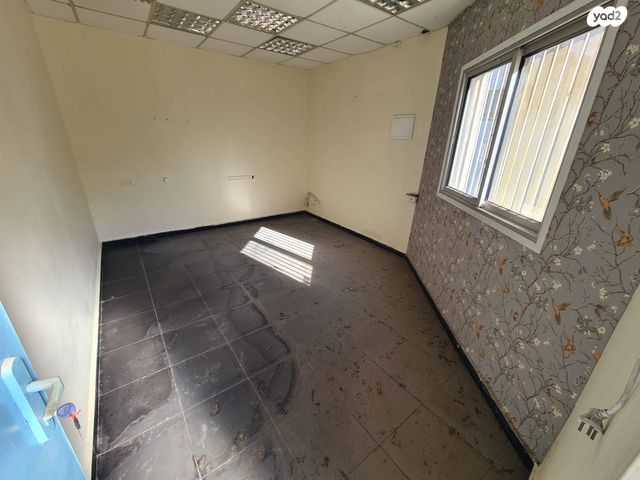 חנויות/ שטח מסחרי, פרדס חנה כרכור