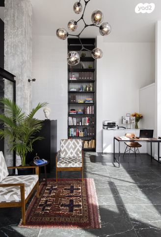 מונטיפיורי, הרכבת