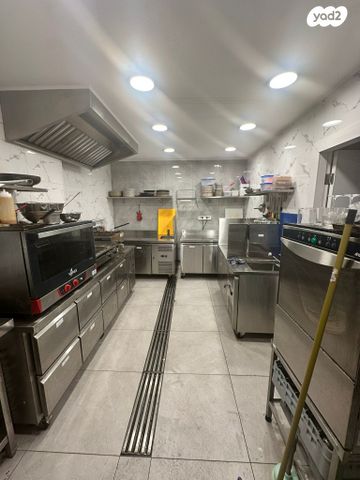 חנויות/ שטח מסחרי, אל מרין, שער פלמר, תחנת רכבת השמונה, חיפה