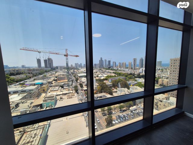 משרדים, הרב ניסנבאום, בת ים