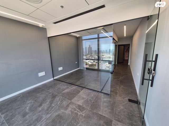 משרדים, הרב ניסנבאום, בת ים