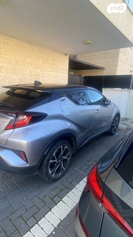 מודעת רכב טויוטה C-HR