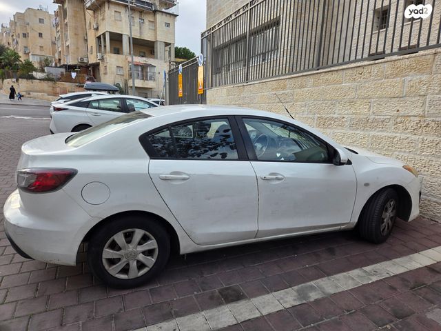מודעת רכב מאזדה 3