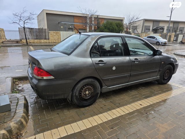 מיצובישי לנסר