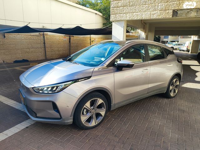 מודעת רכב ג׳ילי Geometry C