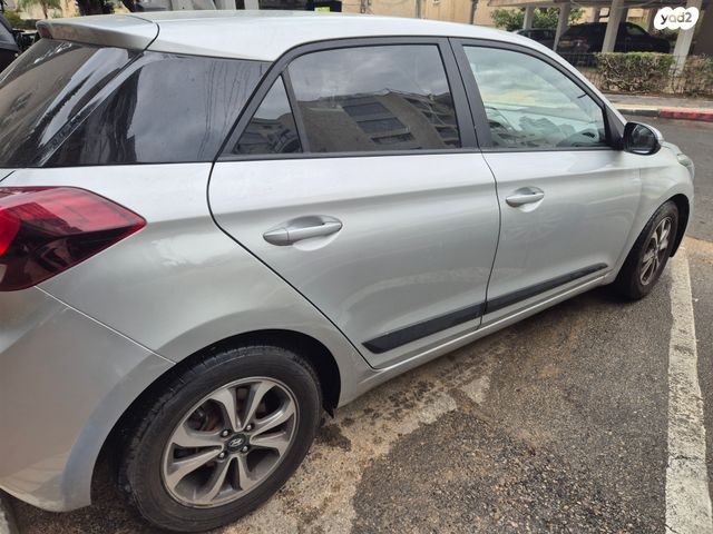 מודעת רכב יונדאי i20