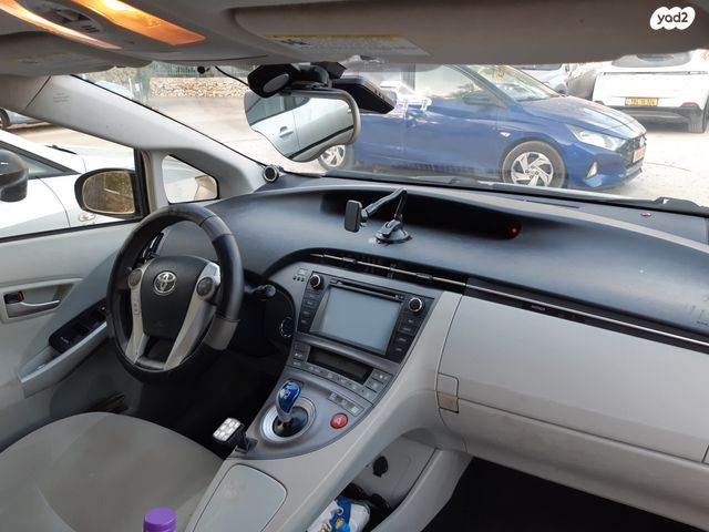 טויוטה פריוס