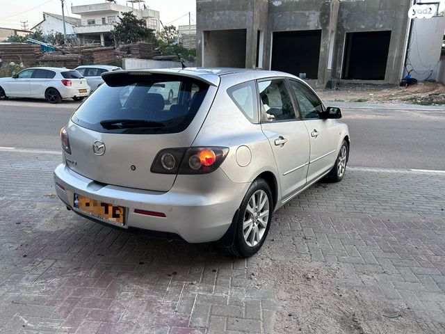 מודעת רכב מאזדה 3