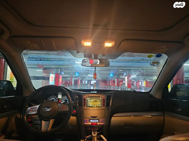 סובארו B4/לגאסי