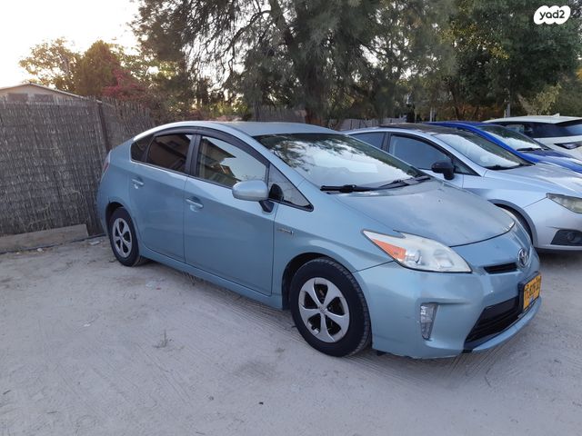 טויוטה פריוס