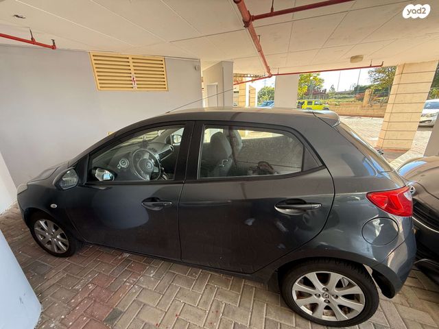 מודעת רכב מאזדה 2