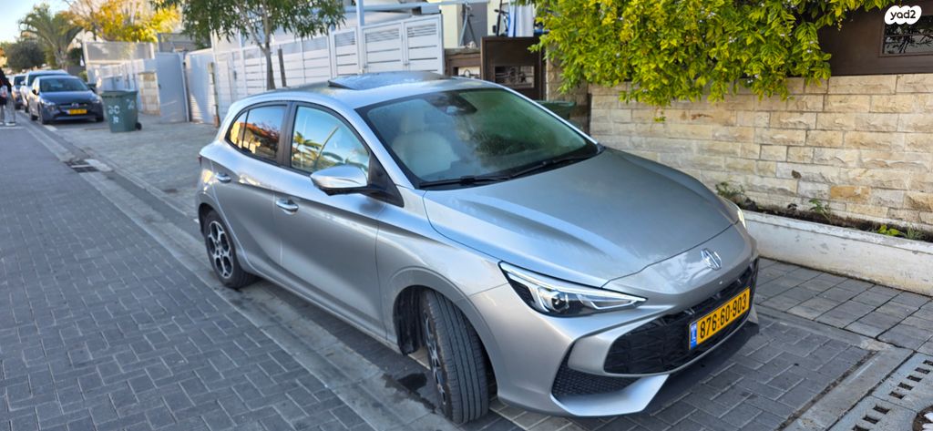 מודעת רכב אם ג'י MG3