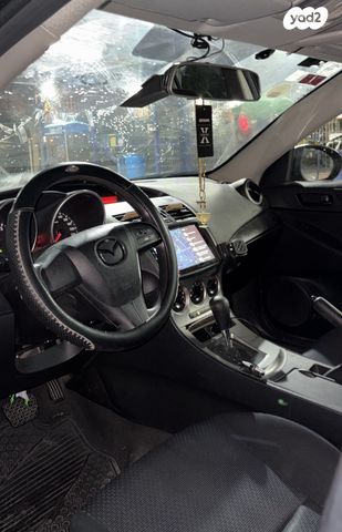 מודעת רכב מאזדה 3