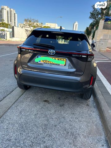 טויוטה יאריס קרוס