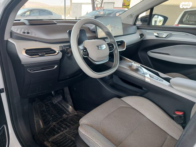 ג׳ילי Geometry C