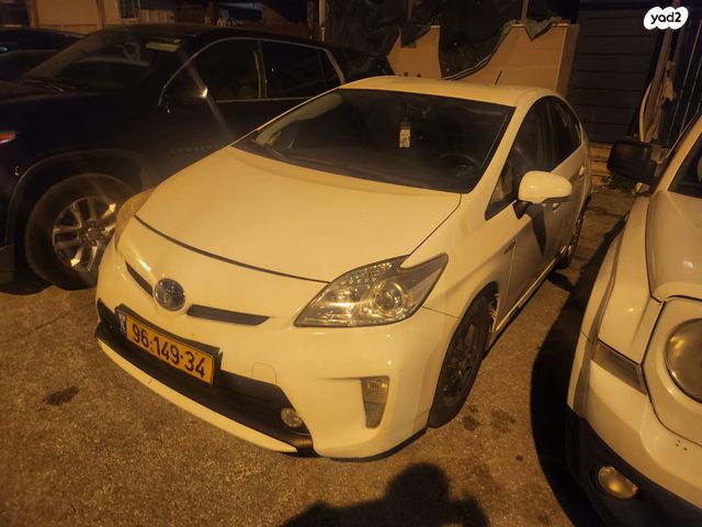 טויוטה פריוס