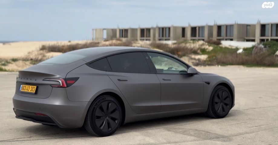 מודעת רכב טסלה מודל 3