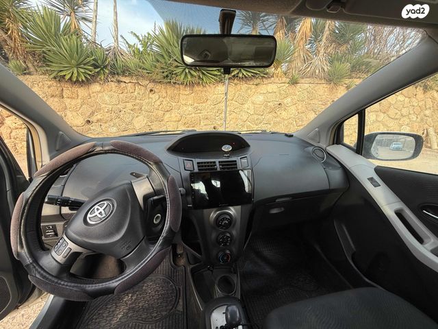 טויוטה יאריס