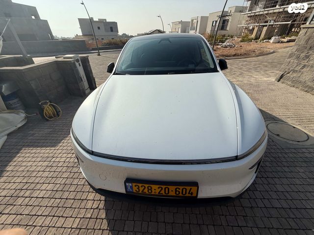 מודעת רכב טסלה מודל Y