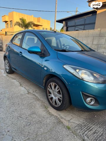 מודעת רכב מאזדה 2