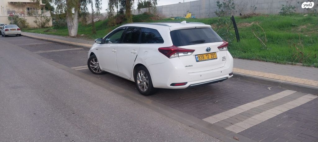 מודעת רכב טויוטה אוריס