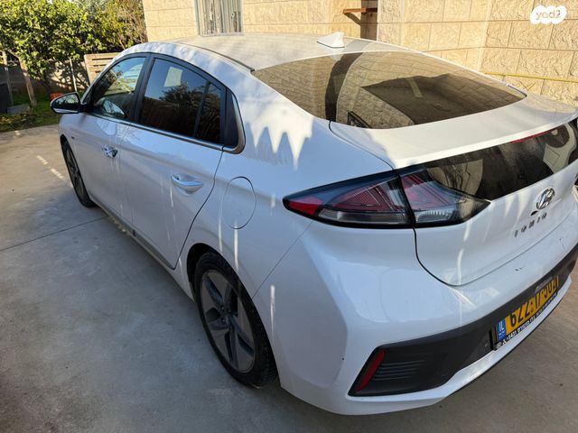 יונדאי איוניק