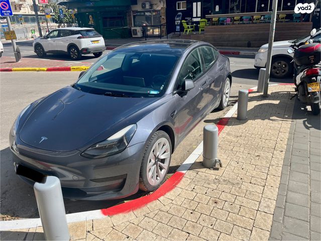 מודעת רכב טסלה מודל 3