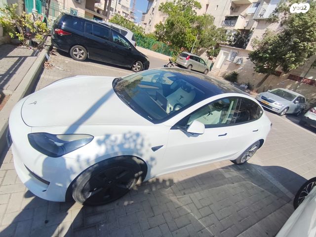 מודעת רכב טסלה מודל 3