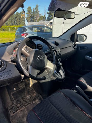 מודעת רכב מאזדה 2