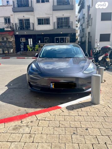 מודעת רכב טסלה מודל 3