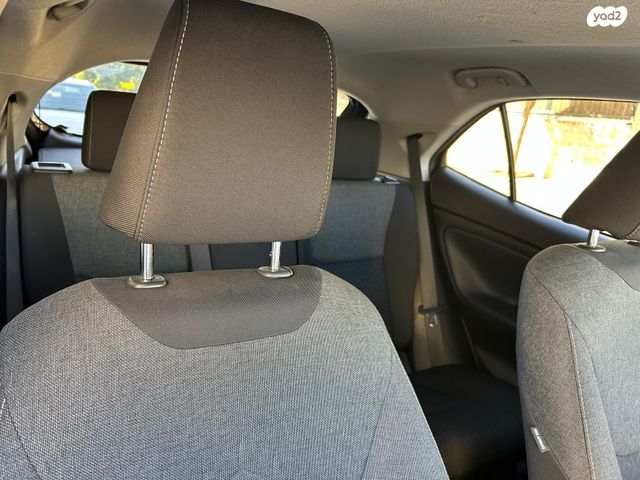 טויוטה יאריס קרוס