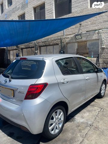 טויוטה יאריס