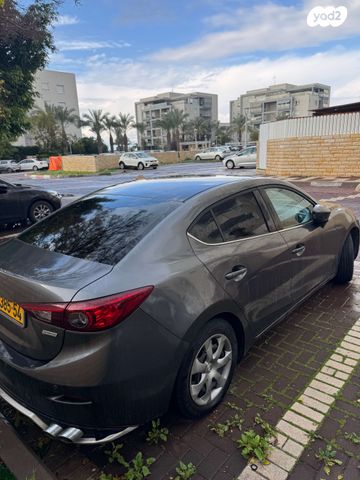 מודעת רכב מאזדה 3