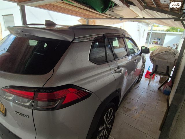 מודעת רכב טויוטה קורולה קרוס