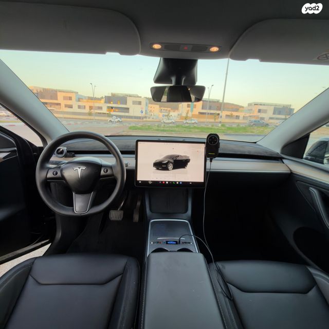 מודעת רכב טסלה מודל Y