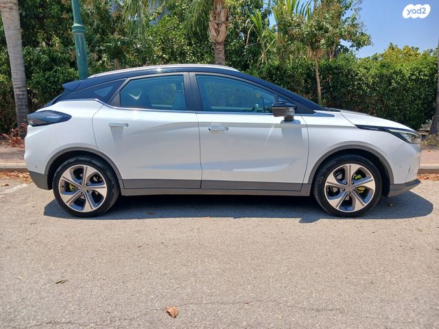 ג׳ילי Geometry C