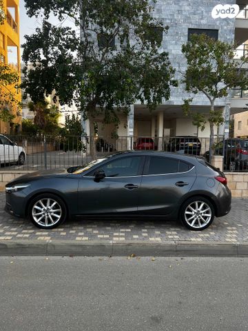 מודעת רכב מאזדה 3