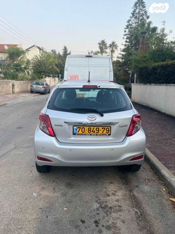 טויוטה יאריס