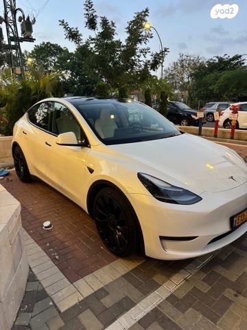 מודעת רכב טסלה מודל Y