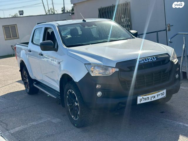 איסוזו די-מקס