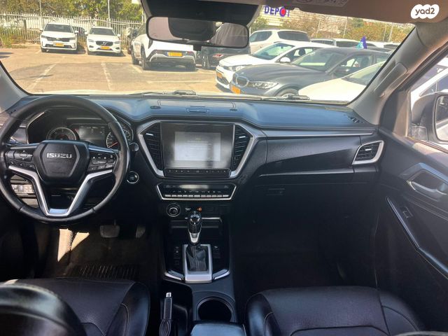 איסוזו די-מקס