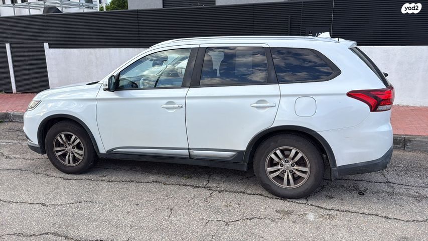 מיצובישי אאוטלנדר