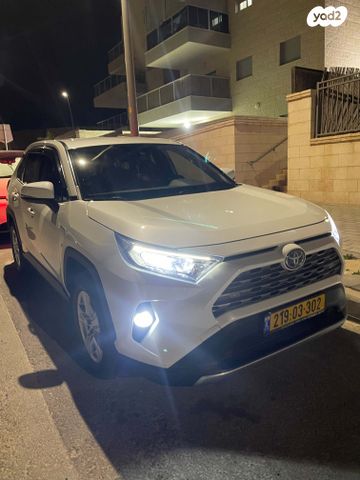 טויוטה RAV4