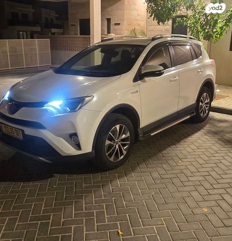 מודעת רכב טויוטה RAV4