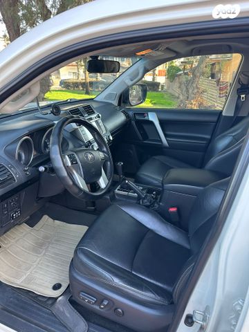 טויוטה לנד קרוזר