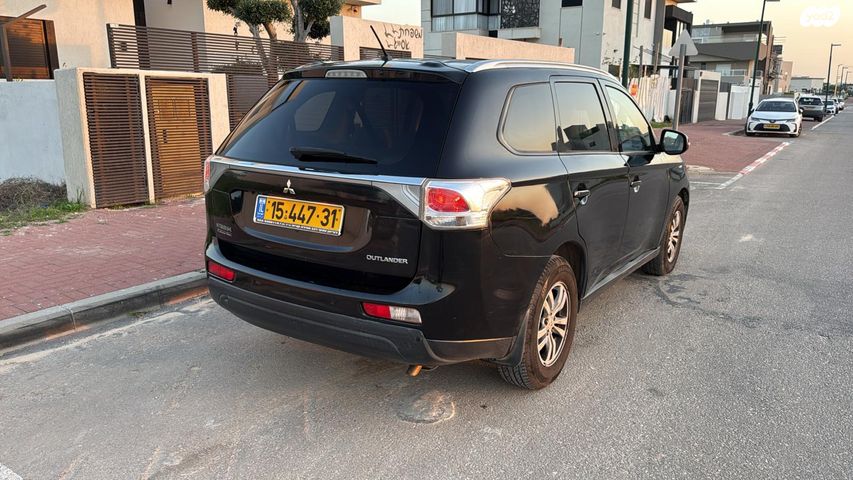 מיצובישי אאוטלנדר