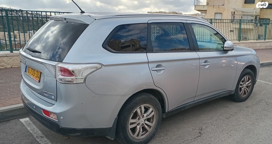 מיצובישי אאוטלנדר