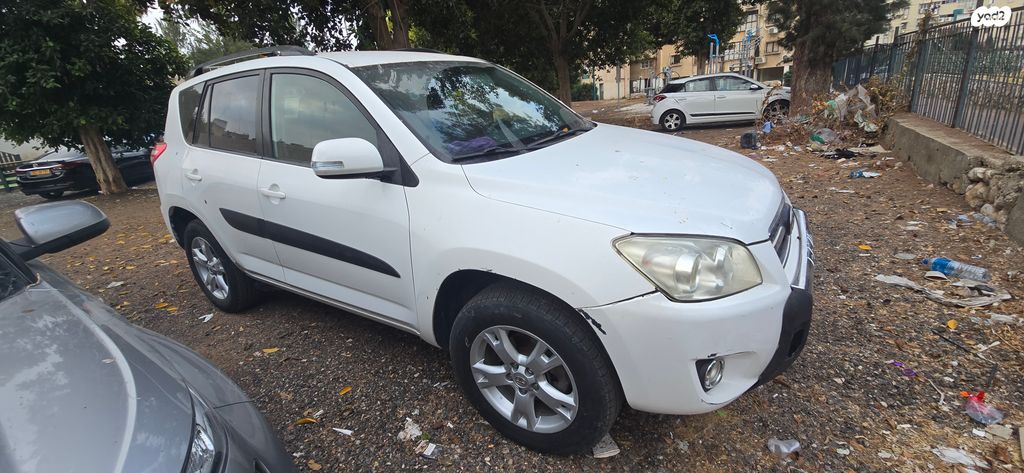 מודעת רכב טויוטה RAV4