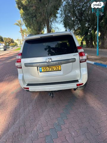 טויוטה לנד קרוזר