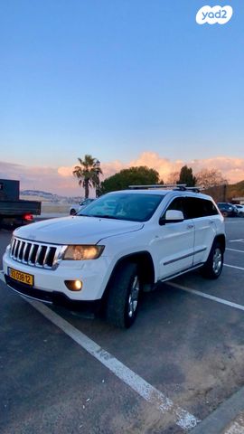 מודעת רכב ג'יפ גרנד צ'ירוקי